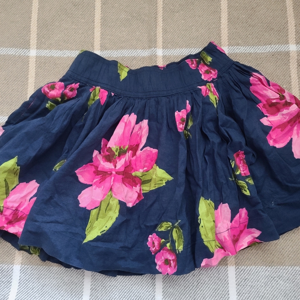 Hollister elastic waist skirt with pockets